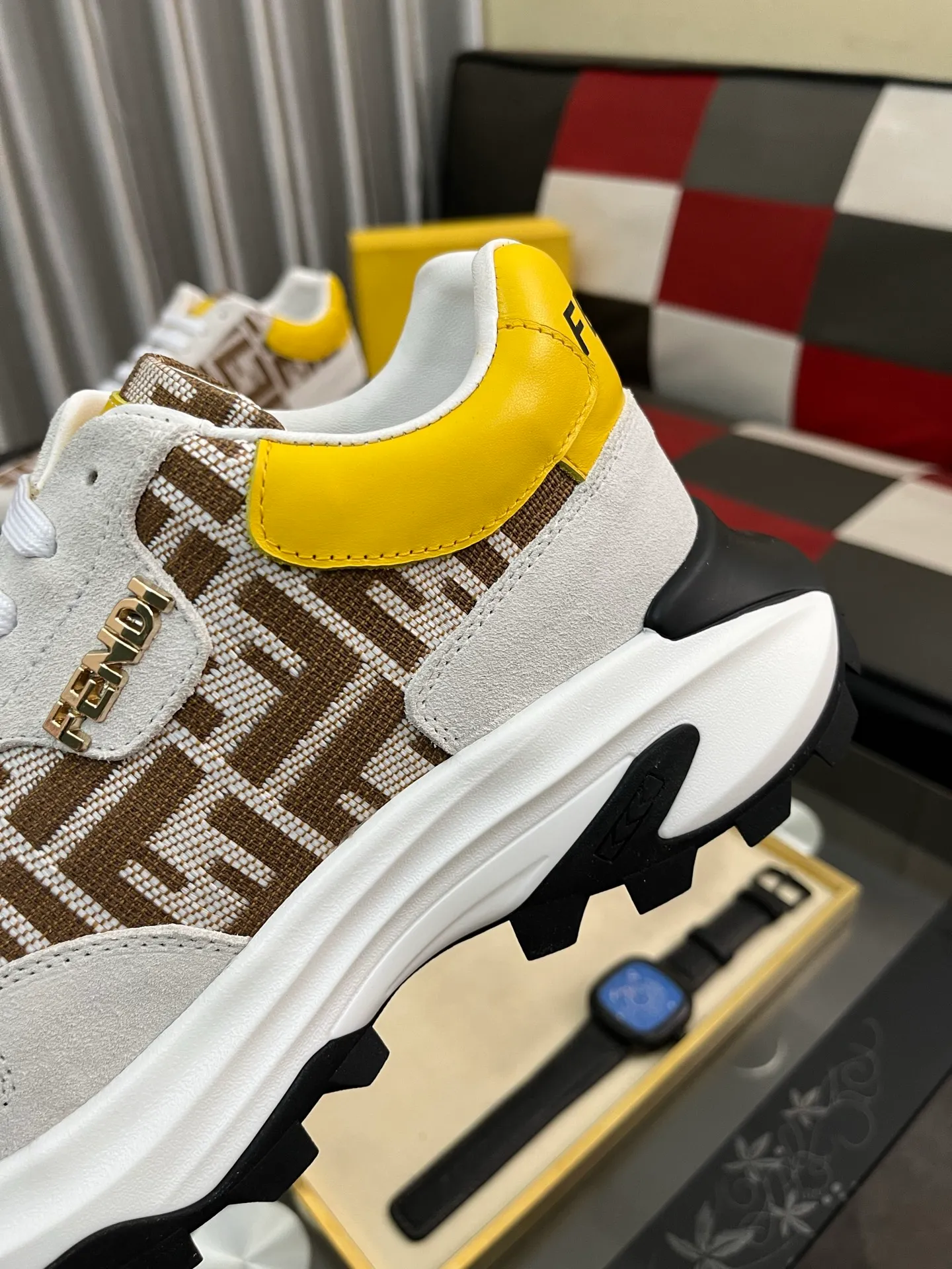Men's Men's Shoes💰458⌚️⌚️[FENDI] Fendi's classic and comfortable men's, this complex sneaker is made of soft calfskin➕genuine leather lining➕original ultra-light rubber material with rough outsole. This unique light style is suitable for the casual and refined sensibility of this season. It is comfortable and natural on the feet. It is an everyday style for casual travel in autumn and winter! 38−443️⃣colors available